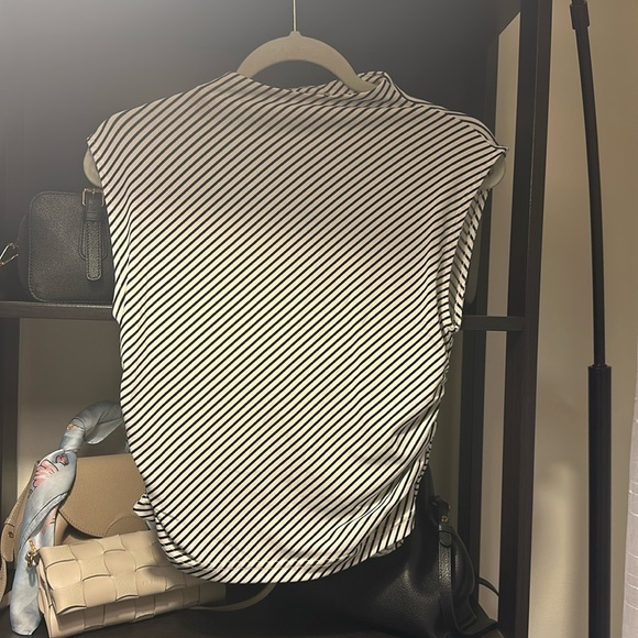 H&M Top - Picture 1 of 5